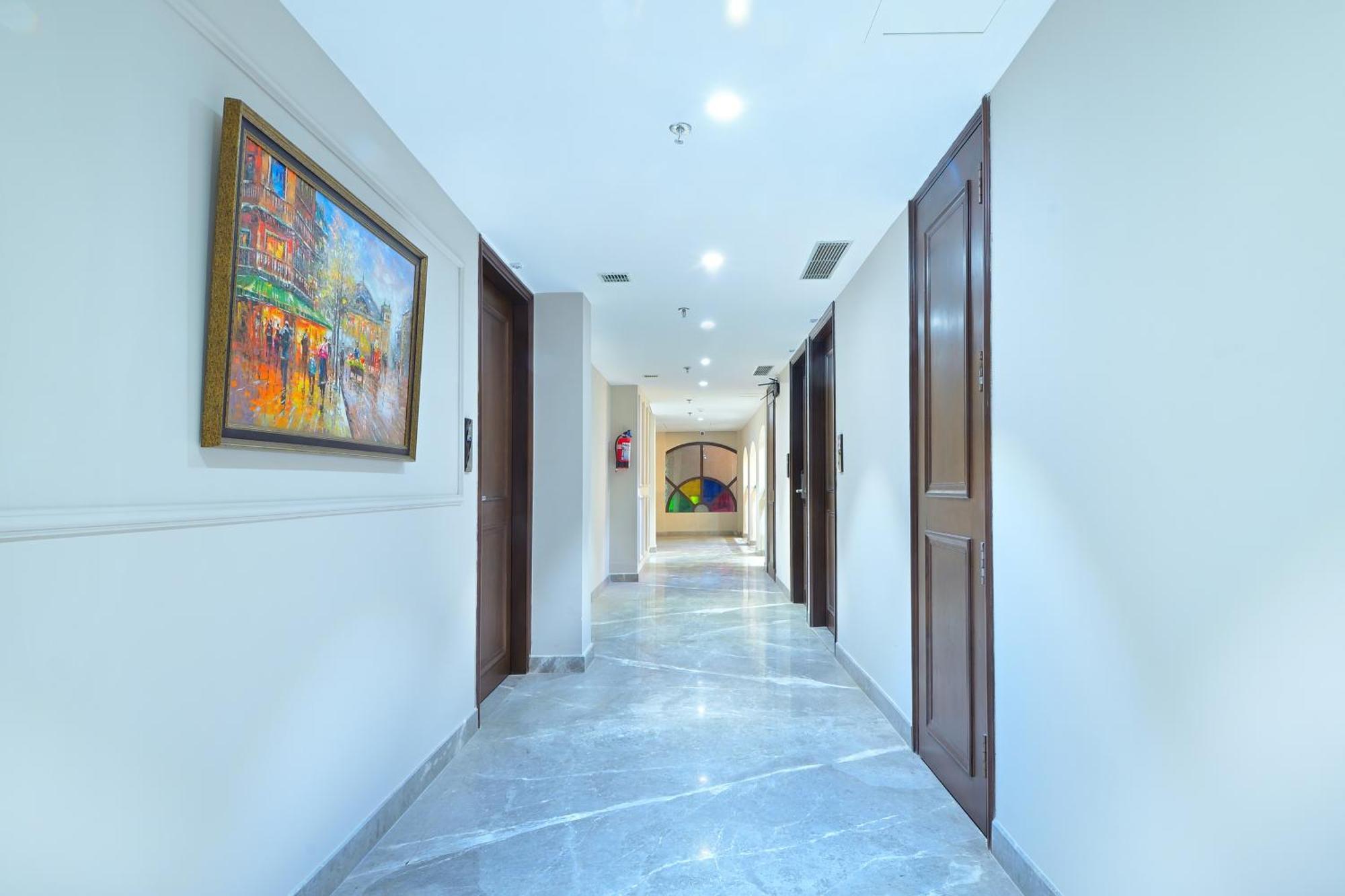 Hotel Sapphire House - 3 Mins Walk From Metro And 5 Mins From Rail Station New Delhi Exterior photo