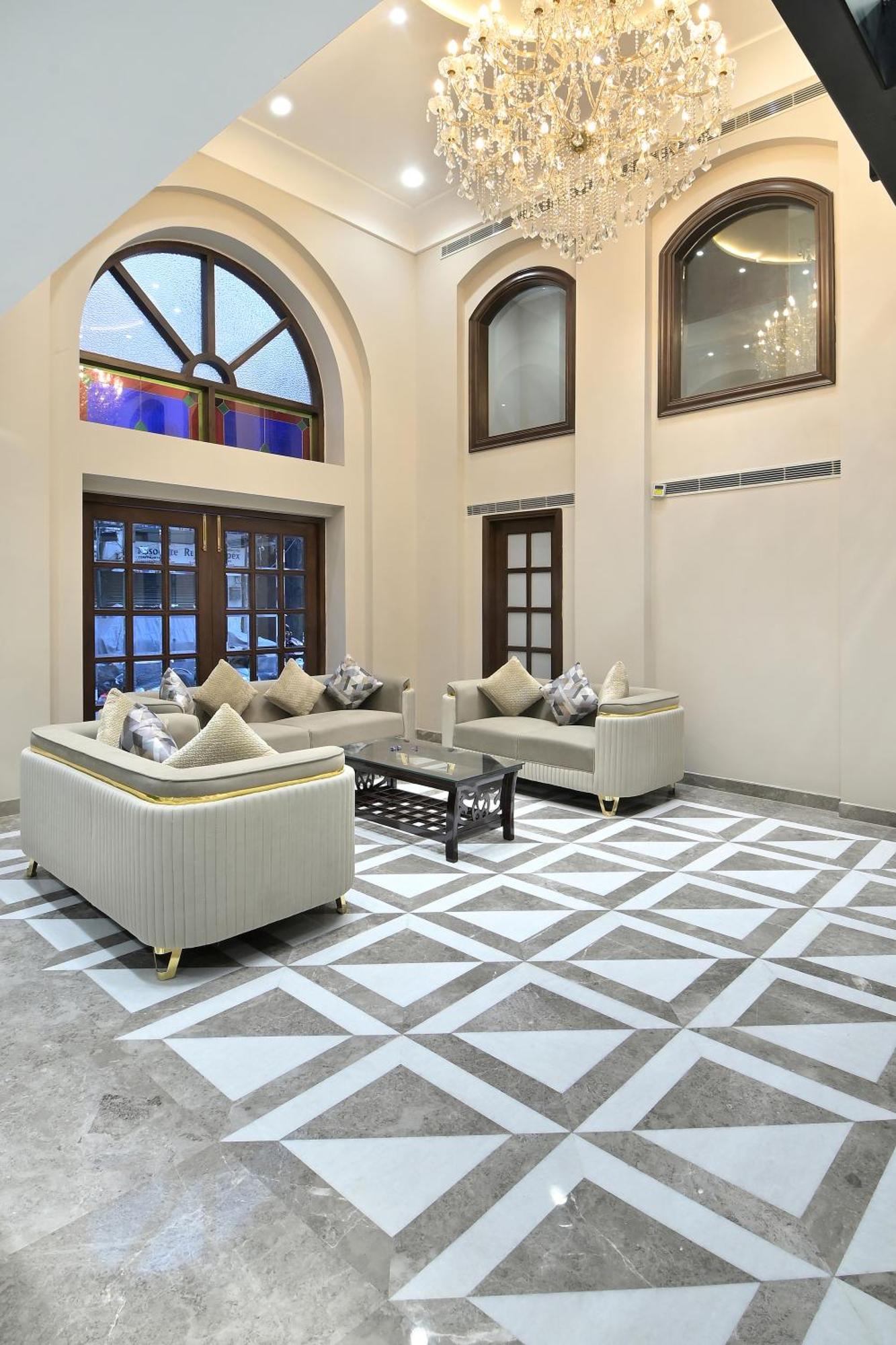 Hotel Sapphire House - 3 Mins Walk From Metro And 5 Mins From Rail Station New Delhi Exterior photo